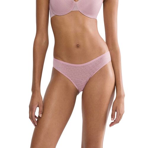 Triumph Signature Sheer Tai